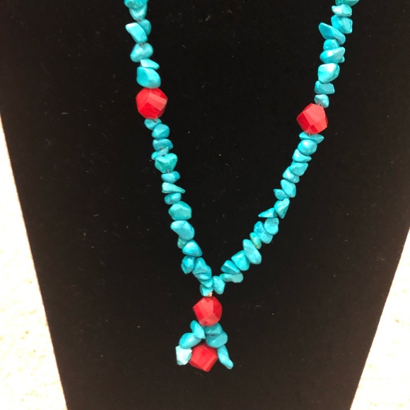 Turquoise necklaces and earrings - Picture 2 of 3